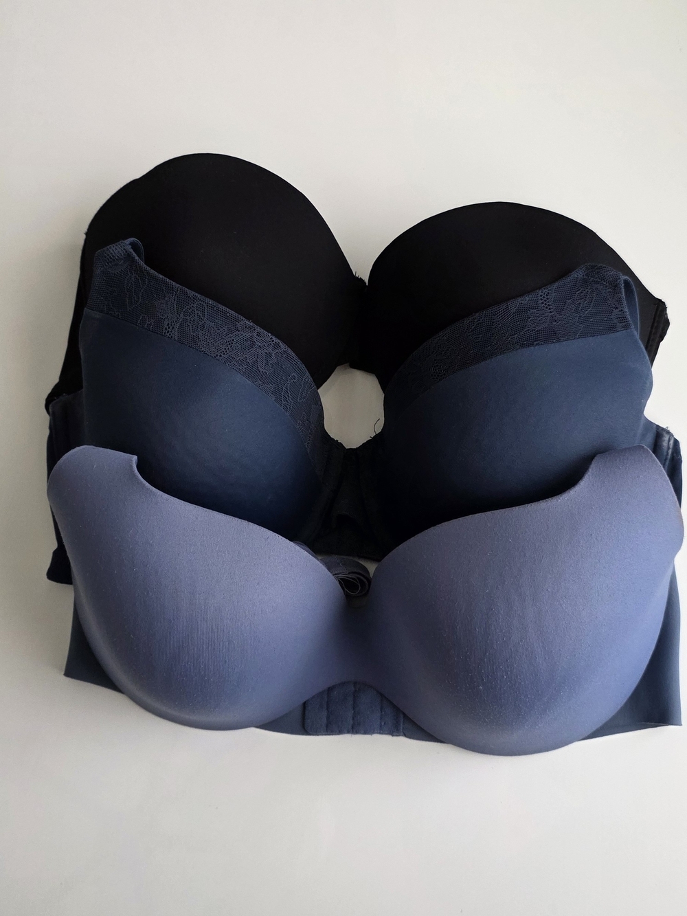 Everyday Smooth T-Shirt Bra - Black & Navy